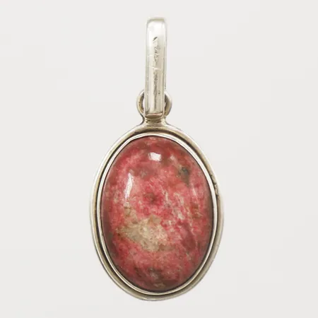 Hänge med rodonit, längd 33mm inkl ögla, bredd 15mm, 925/1000 silver Vikt: 4 g