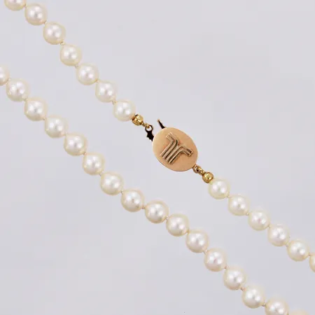 Pärlcollier med odlade pärlor Ø ca 6-6,5mm längd: ca 46cm graverat lås 18K Vikt: 2 g