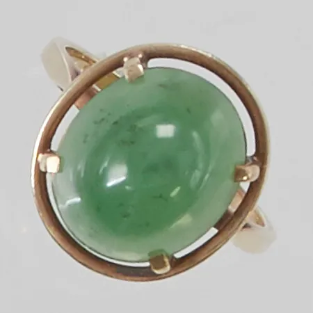 Ring med nefrit Ø18, bredd:17mm, 8K 4,7g.