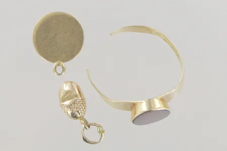 Div guld defekter 18K Vikt: 3,8 g