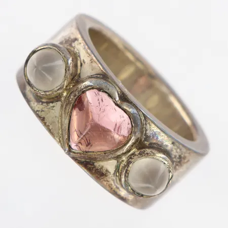 Ring med stenar stl 16¾, bredd: 10mm, ostämplat Silver Vikt: 14,3 g