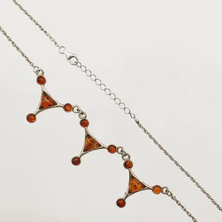 Collier med bärnsten reglerbar längd 41-45cm, 925/1000 silver Vikt: 8,6 g