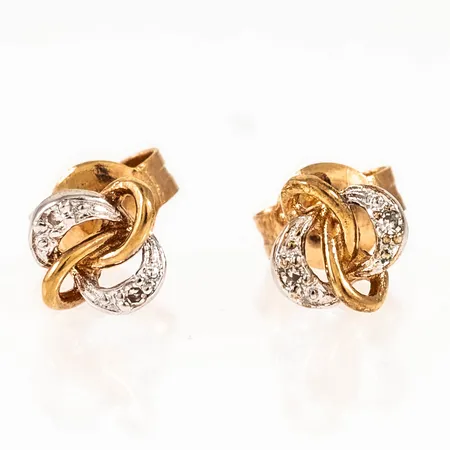 Örhängen med diamanter 4 x ca 0,005ct 8/8-slipade. 6 x 6,5mm 18K 1,1g. 