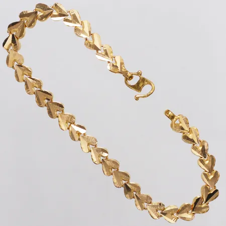 Armband hjärtmönster längd 16,3cm bredd 5,2mm, s-lås, 22K Vikt: 10,4 g