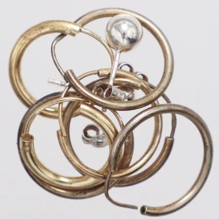 Diverse silver, missfärgad, skevt, defekter, silver Vikt: 3,6 g