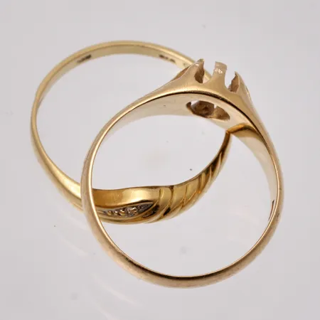 Diverse defekt guld, 18K vikt 4,78g.