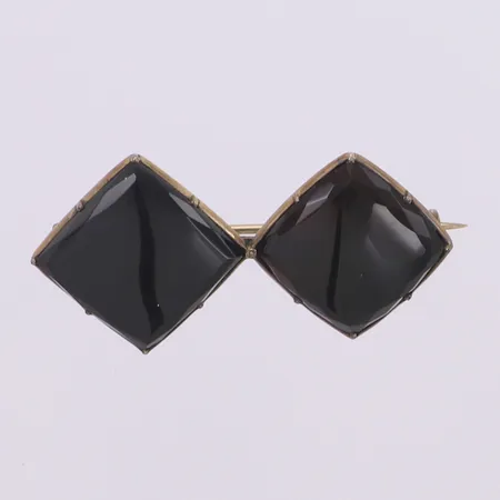 Brosch med svarta stenar, längd 50mm, Hedblom, år 1902, 830/1000 silver Vikt: 7,7 g