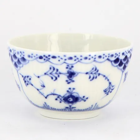 Musselmalet halvblond Royal Copenhagen,  sockerskål höjd 5cm Ø8,5cm numrerad 1/713A, första sortering  Skickas med paket.