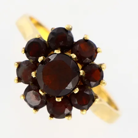 Ring med granater stl 16¾, bredd: 2-12mm, 18K Vikt: 2,8 g