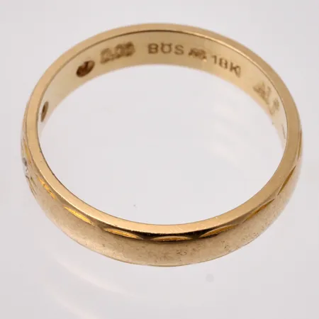 Defekt guld, 18K vikt 3,62g.