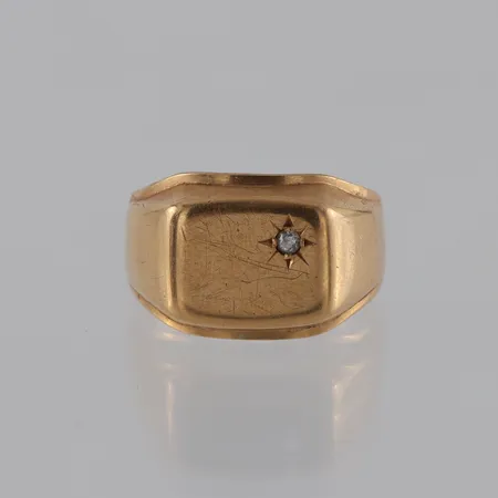 Klackring Ø19½, bredd: 4,2-13,5mm, skev skena, 18K, 4,0g.