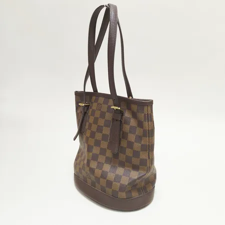 Väska Louis Vuitton Bucket Marais Damier Ebene Canvas, brunt läder, rött foder, beslag i gulmetall, avtagbar pochette, datumkod DU0015 Frankrike 2005, mått 23x22x16cm, 17x10x3,5cm, mindre fläckar invändigt, dustbag, inga andra tillbehör.