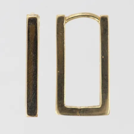 Ett par örhängen rektangulära, Ø6,5mm, bredd 2,3mm, 14K.  Vikt: 2,8 g