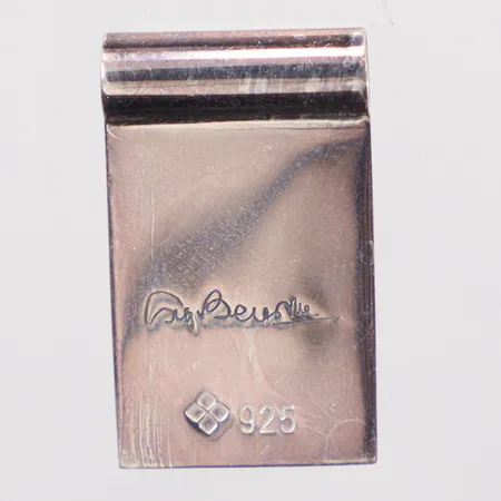 Hänge längd 2,5cm, bredd 1,5cm 925/1000 Silver. Vikt: 4,8 g