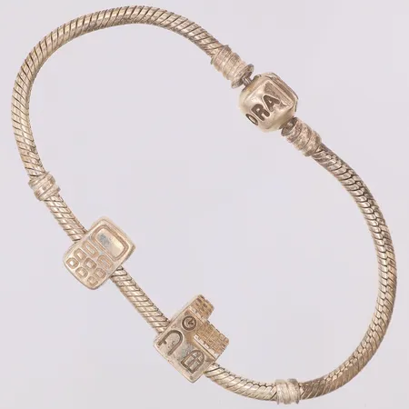 Armband Pandora 2 berlocker längd ca 19cm bredd ca 3mm, silver 925/1000 Vikt: 21,1 g