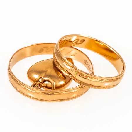 Diverse defekt / graverat guld 18K 3,7g.