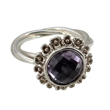 Ring Pandora silver 925/1000, lila sten, stämplad ALE, Ø19,0 mm, skena bredd 3 mm, dekor Ø16 mm, sten utan anmärkning, fint skick Vikt: 7,5 g