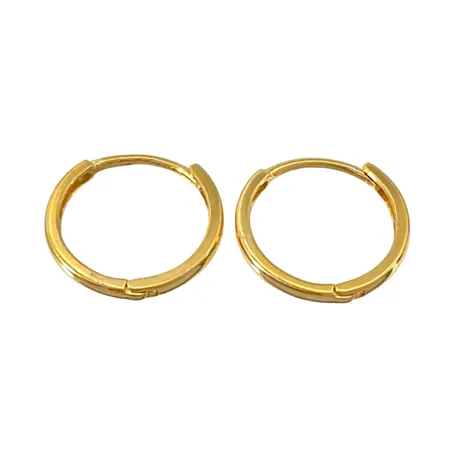 Örhängen Creoler i 18K guld, storlek 12x12 mm, tjocklek 1,3 mm, fint skick Vikt: 0,8 g