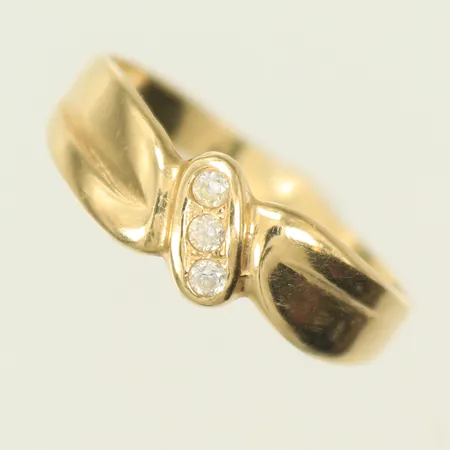 Ring med vita stenar stl 17¼, bredd 3-6,5mm, 14K, 1,6g Vikt: 1,6 g