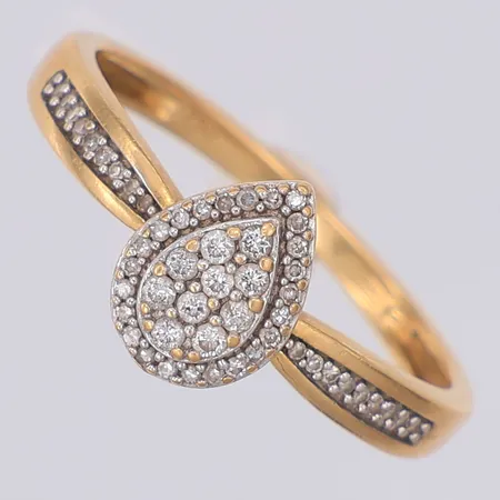 Ring diamanter 10 x ca 0,01ct 42 x ca 0,005ct stl:17¼, Guldfynd, 18K Vikt: 2,4 g