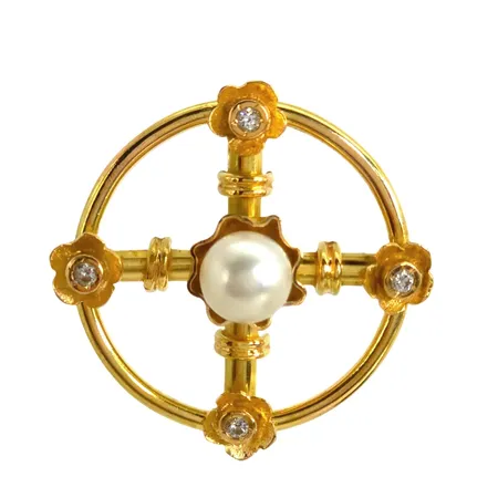 Hänge i 18K guld, odlad Pärla Ø 7 mm, blåvitrosa ton, god lyster, Diamanter 4 x 0,02ct, Selanders Guldsmedsaffär Ab (NSR), storlek 30x30 mm Vikt: 8,5 g