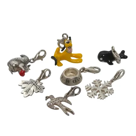 Berlocker Thomas Sabo, sju st, silver 925/1000, varierande storlek, samtliga stämplade TS, berlock fågel med sannolikt avbruten detalj i näbb, bruttovikt 19,5g