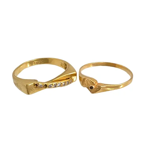 Ringar i 18K guld, två st, defekter Vikt: 4,1 g