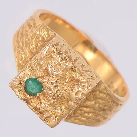 Klackring Stigbert smaragd stl:14½, Heribert Engelbert AB 1969, 18K Vikt: 4,1 g