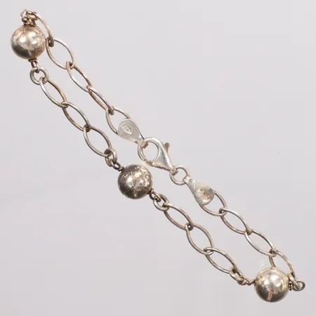 Armband längd 19cm, bredd 5-8mm, 925/1000 Silver. Vikt: 5,7 g