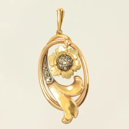 Hänge med blomma och markasiter, längd 40mm inkl ögla, bredd 18mm, 18K, 2,4g Vikt: 2,4 g