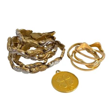 Diverse smycken, 8K guld - 10,0g, 14K guld - 4,6g, 18K guld - 2,3g, defekter, gravyr