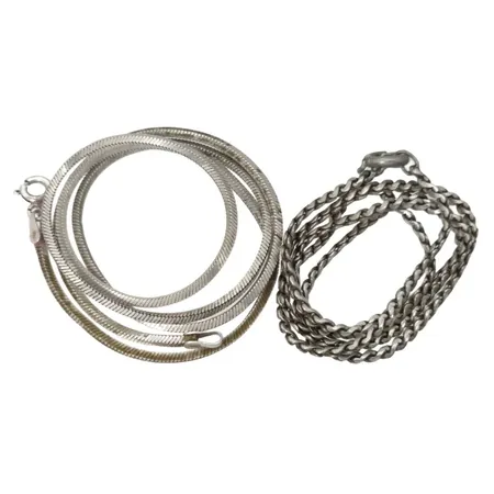 Halskedjor silver, 2 stycken, defekta  Vikt: 11,8 g