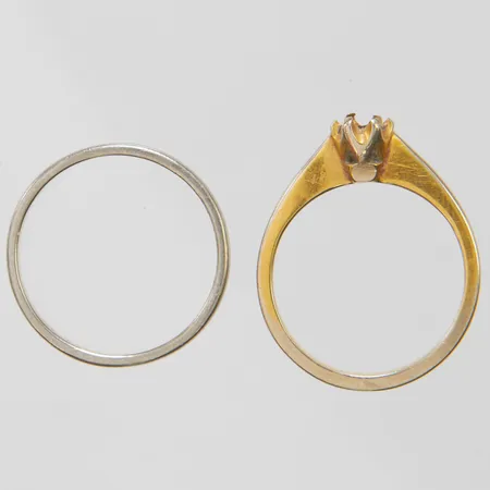 Två ringar defekta 18K Vikt: 3,8 g