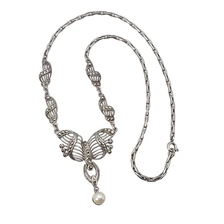 Vintage Collier silver 830/1000 odlad sötvattenspärla (blåvitrosa, Ø6 mm), Markasiter, integrerat hänge, kedja Ankarlänk, samtliga stenar i behåll, längd 41,5 cm, hänge längd 12 cm, bredd ca. 4 cm, svensk kontroll/importstämpel Vikt: 15,8 g