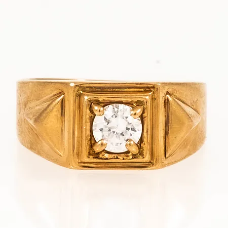 Klackring med vit sten stl:18, bredd 3,5-9mm 18K 6,2g.