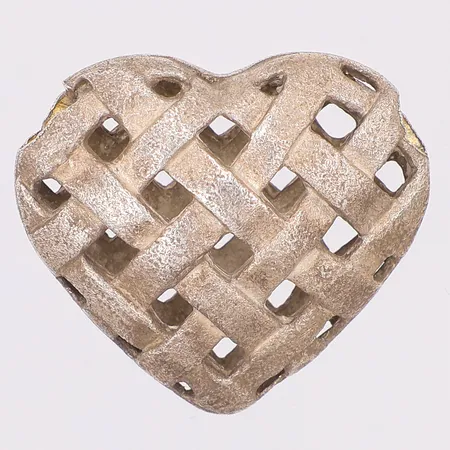 Hänge hjärta genombrutet mönster längd 20mm bredd 25mm, saknar stämplar, silver 830/1000 Vikt: 7,8 g