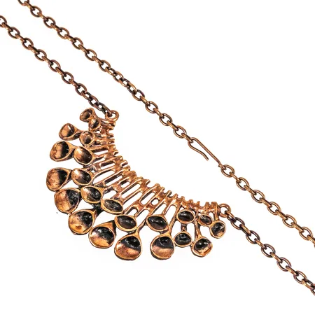 Collier Lava Hannu Ikonen Finland 80cm med integrerat hänge bredd 69mm, brons 34,7g.