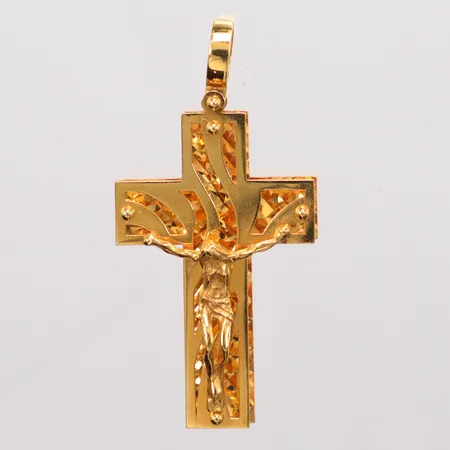 Hänge krucifix längd 4,7cm, bredd 2,2cm, 21K.   Vikt: 8,8 g
