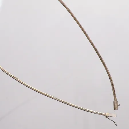 Kedja längd 40cm, bredd 3mm, Silver. Vikt: 11,3 g