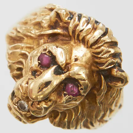 Ring lejon med stenar stl17½, bredd 3,5-19mm, skeva skena, bruksslitage, 14K Vikt: 7,6 g