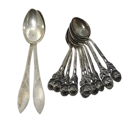 Silverbestick, kaffeskedar, olika modeller, bruksskick Vikt: 117,5 g