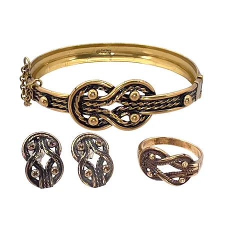 SET - Kalevala Finland design Germund Paaer, brons, Armring, öppningsbar, inre mått 19,5 cm, bredd 10-20 mm, Ring, Ø19½ mm, bredd 3-11 mm, Örhängen, ett par, 18x12 mm, ploppar i silver, stämplade Kalevala 925, vikt 31,9 gram