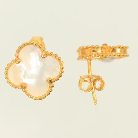 Örhängen med pärlemor 13 x 13mm, 21K, 3,8g bruttovikt 