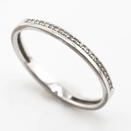 Ring m diamanter, vitguld, stl 17(539, bredd 2mm, 18k Vikt: 1,6 g