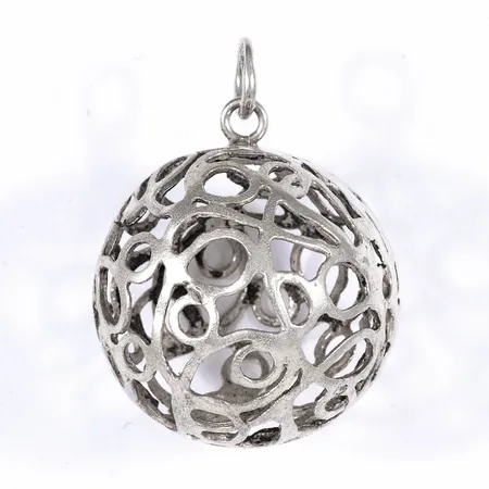 Hänge kula med genombrutet mönster, bredd 28mm, ojämnheter, silver 925/1000 8,8g.