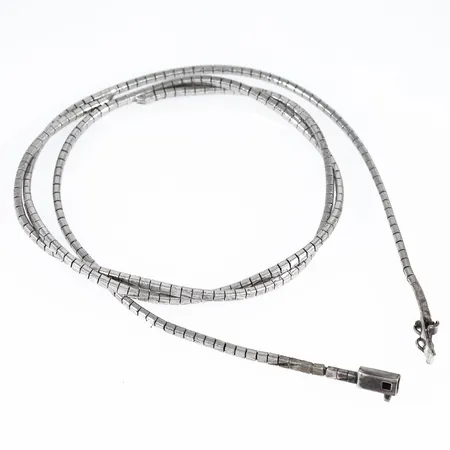 Halvstelt collier 41cm, stela lödningar, silver 925/1000 18,8g.