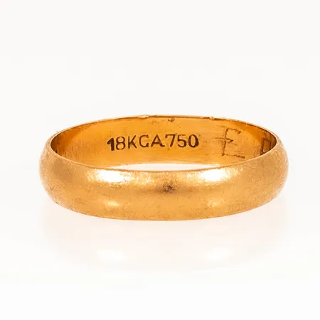 Slät ring ojämn med gravyr 18K 3,8g.