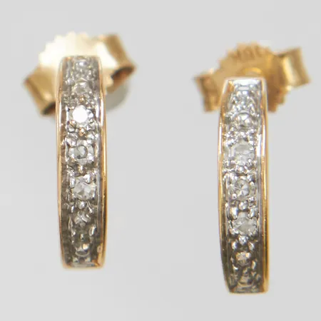 Örhängen med diamanter 6 x ca 0,01ct, ca 11x2,5mm, 18K Vikt: 1,5 g