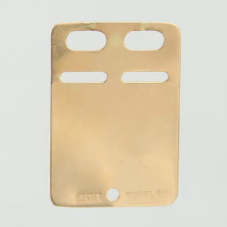 Hänge Id-bricka 27X19mm, något böjd, personlig gravyr, 18K  Vikt: 2 g