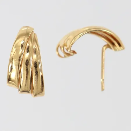 Ett par örhängen tre rader 14x8mm en snurrebuss saknas 18K.   Vikt: 1,2 g